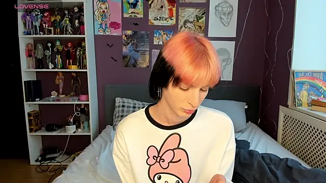 sweet peach    online show from May 18, 3:18 pm