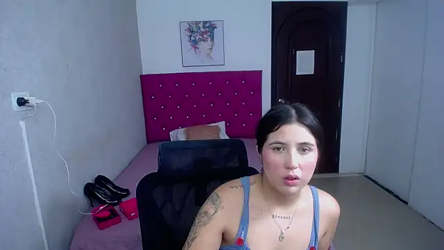 Pinkg Fox10 online show from July 3, 1:28 pm