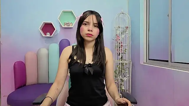Isaa Skinny online show from June 11, 3:59 am