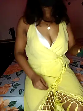 mayakapoor880 online show from April 30, 6:47 pm