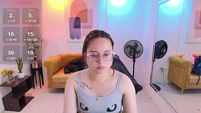 Snapshot of Shady_bug chatting on July 25, 7:33 pm Shady bug online show from July 25, 7:33 pm