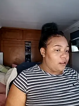 Snapshot of Daddyss_girl1 chatting on April 2, 5:16 am Daddyss girl1 online show from April 2, 5:16 am