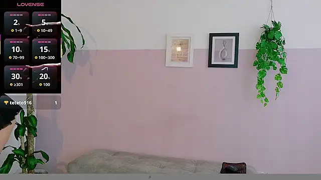 Snapshot of Zara_Fire chatting on June 5, 8:25 pm Zara Fire online show from June 5, 8:25 pm
