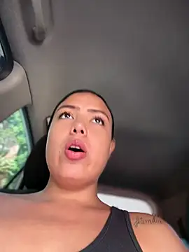 Snapshot of LauTul chatting on April 7, 2:06 pm LauTul online show from April 7, 2:06 pm