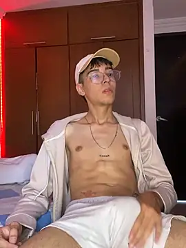 Milo Gunnar online show from June 2, 8:44 pm