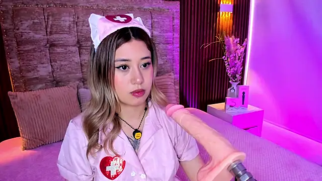 Amber Palmer online show from June 20, 3:37 pm