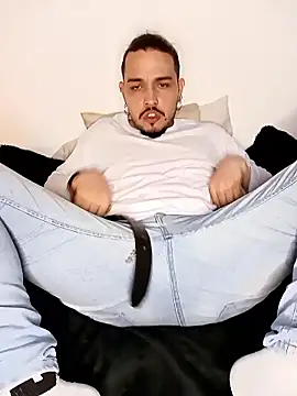 Snapshot of Bry__ chatting on March 17, 2:27 am Bry online show from March 17, 2:27 am