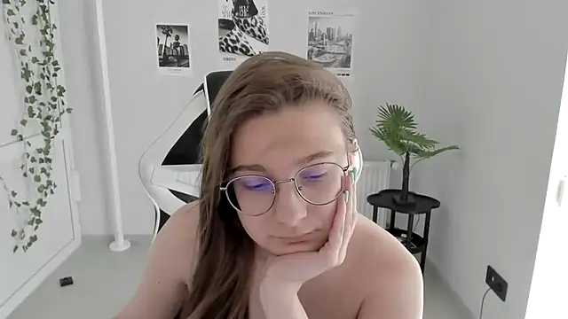 Mia kristal online show from June 24, 8:13 am