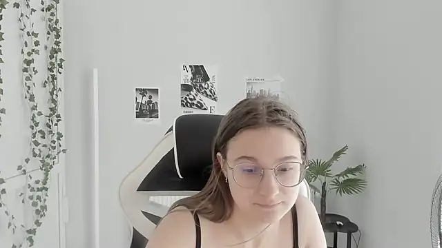 Mia kristal online show from June 26, 8:41 am