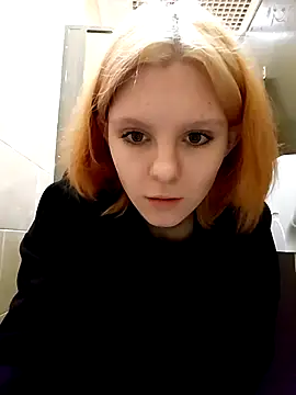 Snapshot of NinaParri chatting on April 5, 3:15 am NinaParri online show from April 5, 3:15 am