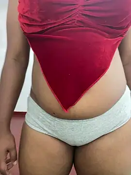 Snapshot of honeyi_babe chatting on August 2, 10:25 am honeyi babe online show from August 2, 10:25 am