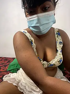 Snapshot of honeyi_babe chatting on August 4, 6:21 pm honeyi babe online show from August 4, 6:21 pm