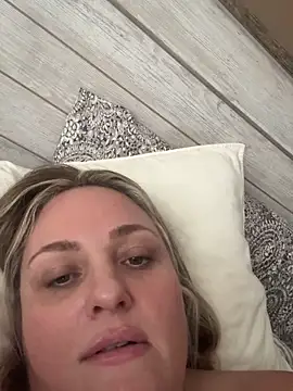 1SexyQueen online show from April 22, 4:30 pm
