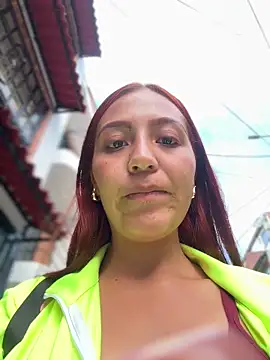 Snapshot of Queen_Scatlett chatting on May 7, 12:10 pm Queen Scatlett online show from May 7, 12:10 pm