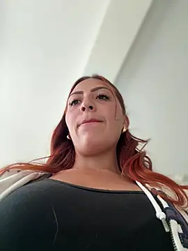 Snapshot of Queen_Scatlett chatting on May 19, 12:00 pm Queen Scatlett online show from May 19, 12:00 pm