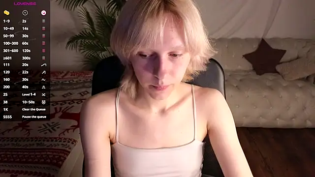 Snapshot of holyedward chatting on July 19, 12:31 pm holyedward online show from July 19, 12:31 pm