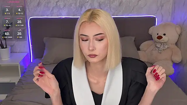 Snapshot of kittysocutie chatting on March 27, 12:49 am kittysocutie online show from March 27, 12:49 am