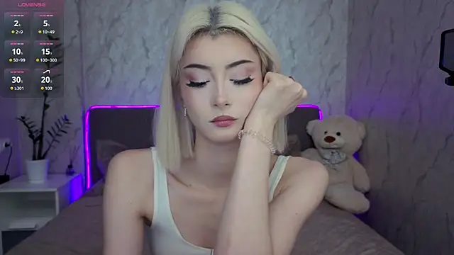 kittysocutie online show from May 24, 12:04 am