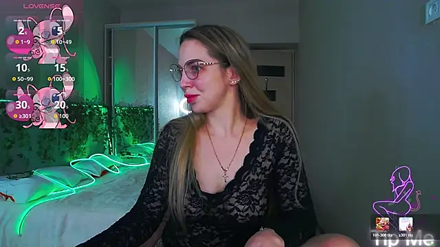Alexandracandy online show from May 9, 7:41 pm