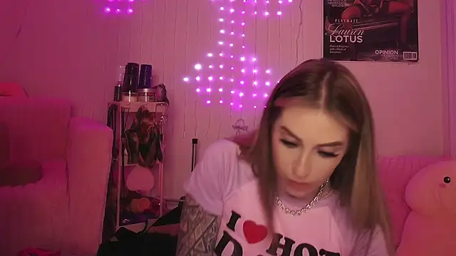 laurenlotus online show from July 25, 1:04 am