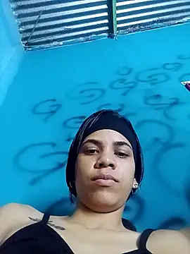 Snapshot of Dominicsexy_bitch chatting on March 28, 3:39 am Dominicsexy bitch online show from March 28, 3:39 am