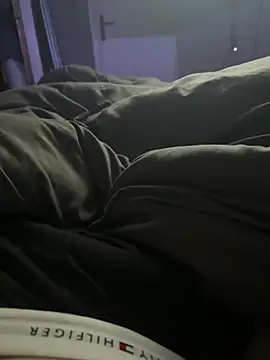 Snapshot of zoladj chatting on April 6, 10:22 pm zoladj online show from April 6, 10:22 pm