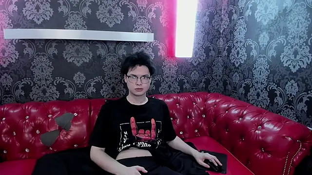 EdwardBev online show from March 19, 9:41 pm