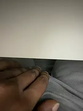 akhilvaran42 online show from March 18, 1:47 pm