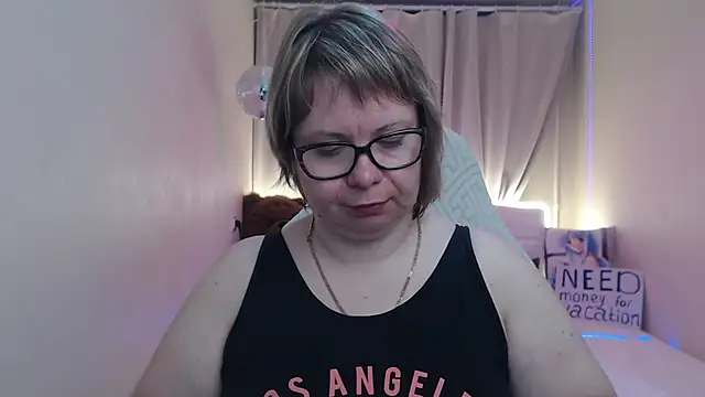 Snapshot of BonnnyBoobsy chatting on May 23, 6:34 pm BonnnyBoobsy online show from May 23, 6:34 pm