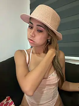 sexyparejahot69 online show from June 16, 6:16 am