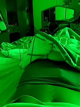 Snapshot of viddy_ chatting on April 13, 11:37 am viddy online show from April 13, 11:37 am