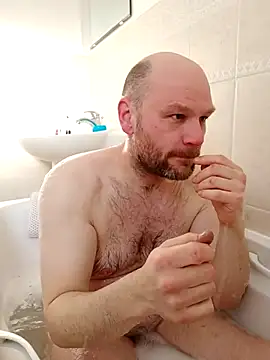 pitch 122 online show from April 8, 5:02 pm