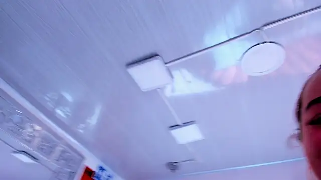 Snapshot of SabrinaVantress chatting on June 8, 1:44 pm SabrinaVantress online show from June 8, 1:44 pm