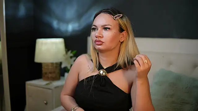 DaliaParis online show from August 8, 8:22 pm