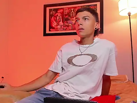 Snapshot of Noahh_Saky chatting on March 21, 3:22 am Noahh Saky online show from March 21, 3:22 am