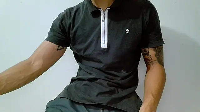 Snapshot of srghost333 chatting on March 26, 3:01 am srghost333 online show from March 26, 3:01 am