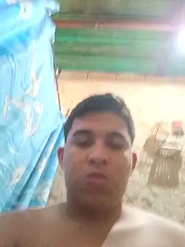 Snapshot of alee28728 chatting on March 25, 9:10 pm alee28728 online show from March 25, 9:10 pm