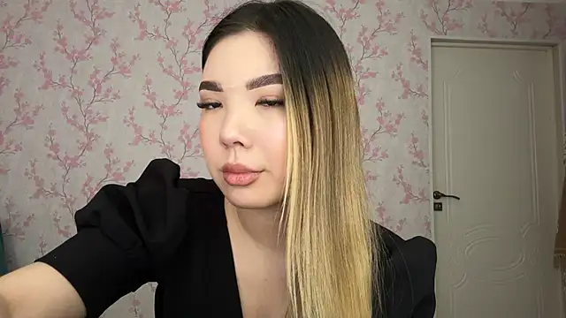 Louise Kiss  online show from March 24, 9:14 am