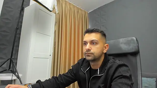 Snapshot of BryceReign chatting on March 21, 5:34 am BryceReign online show from March 21, 5:34 am