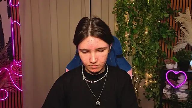 Snapshot of CarmenPhillips chatting on March 22, 6:17 am CarmenPhillips online show from March 22, 6:17 am