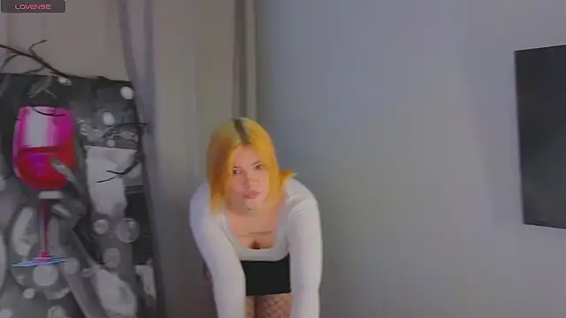 Snapshot of DorisHall chatting on March 20, 8:57 pm DorisHall online show from March 20, 8:57 pm