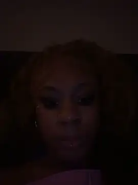 Snapshot of lailacustom chatting on March 25, 4:57 pm lailacustom online show from March 25, 4:57 pm