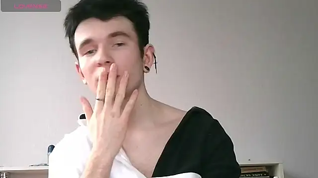 Snapshot of Ernest_ice chatting on March 27, 11:54 am Ernest ice online show from March 27, 11:54 am