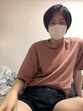 Snapshot of youta200 chatting on July 12, 1:02 pm youta200 online show from July 12, 1:02 pm
