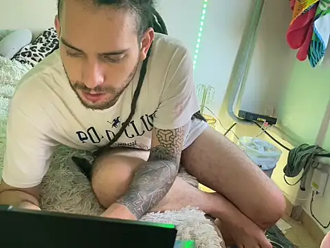Snapshot of DreadObsessionxX chatting on June 17, 12:18 pm DreadObsessionxX online show from June 17, 12:18 pm