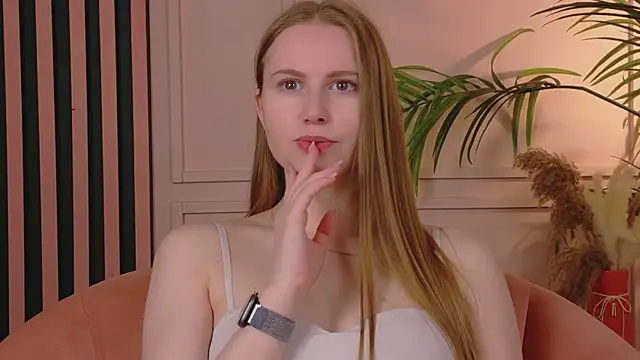 Lover Daisy  online show from May 13, 11:40 am