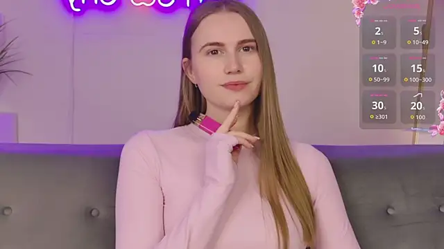 Lover Daisy  online show from May 23, 12:42 pm