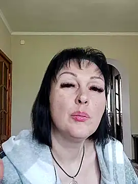 HelgaDennis online show from April 24, 11:01 am