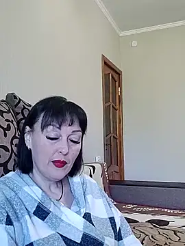 HelgaDennis online show from May 6, 6:41 am