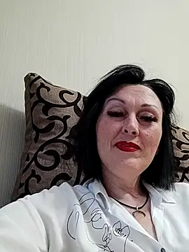 HelgaDennis online show from June 1, 5:47 pm